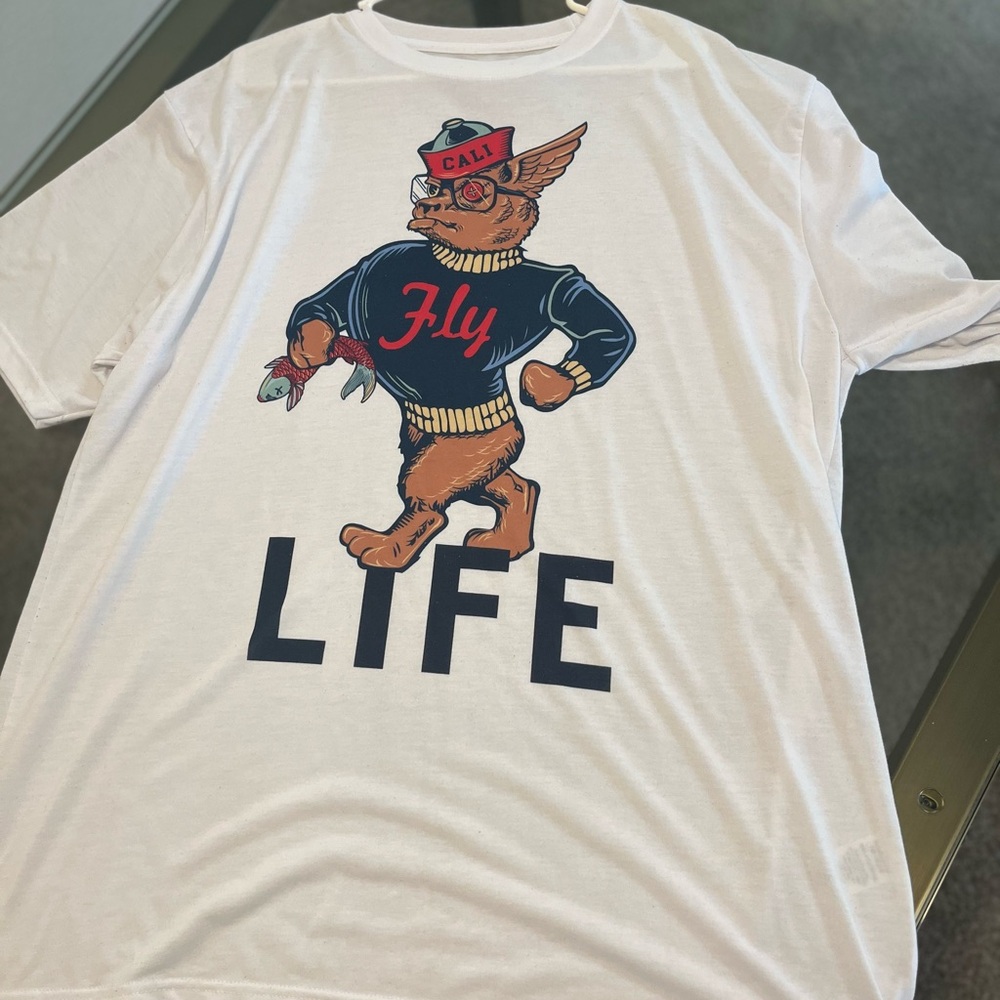 Selling my gently used Cali life Tee shirts